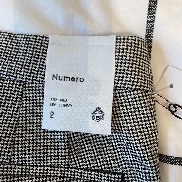 Aritzia Babaton Numero Pant in Black/Escape Mini Houndstooth, Size 2 - Picture 6 of 8